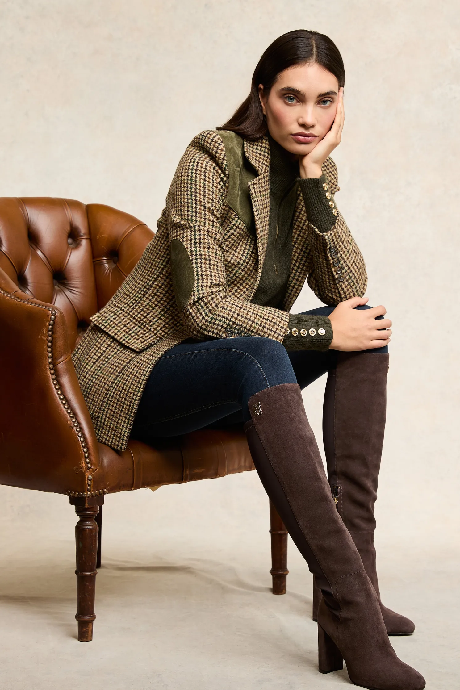 Albany Heeled Boot (Chocolate Suede)