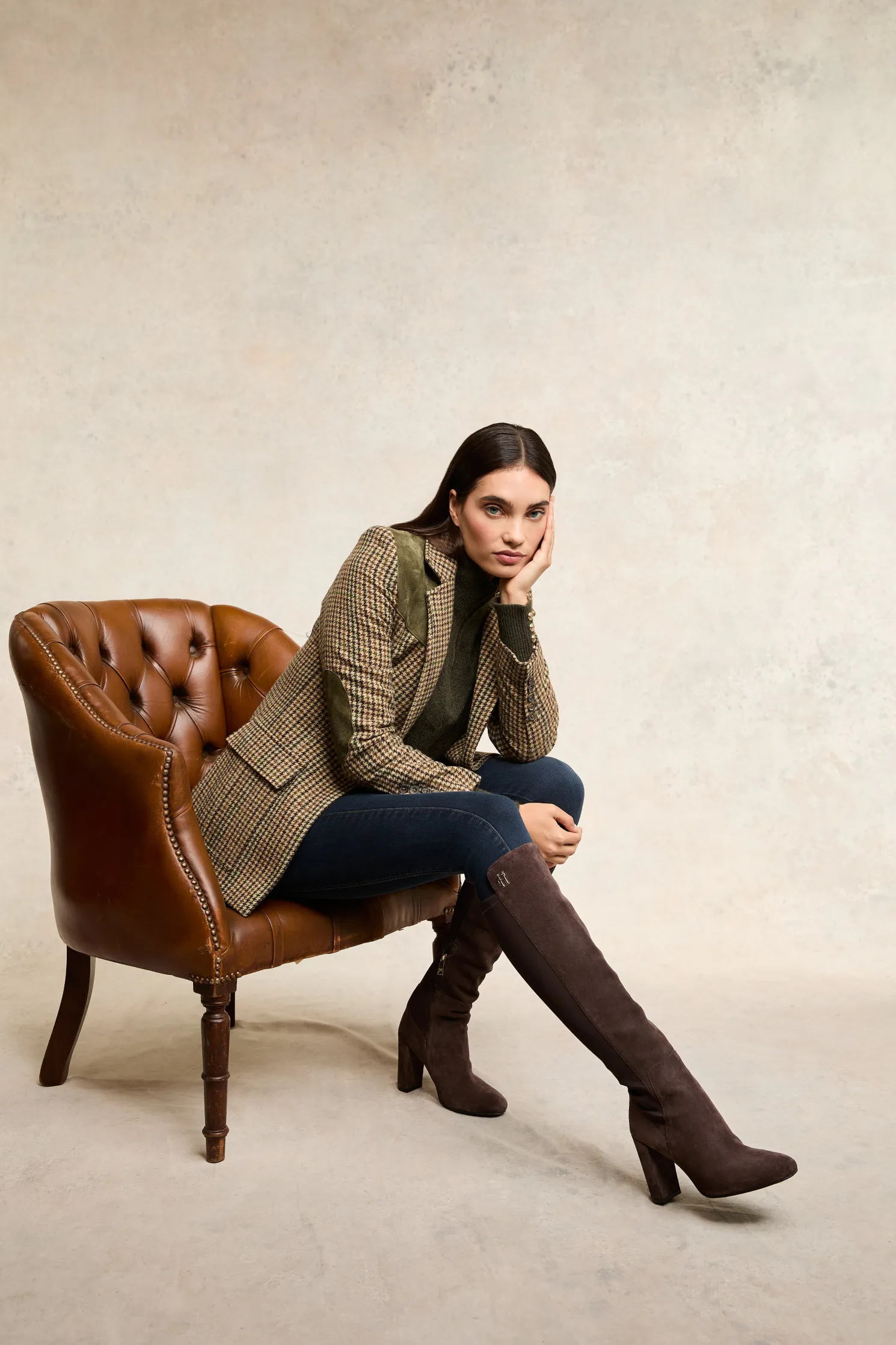 Albany Heeled Boot (Chocolate Suede)