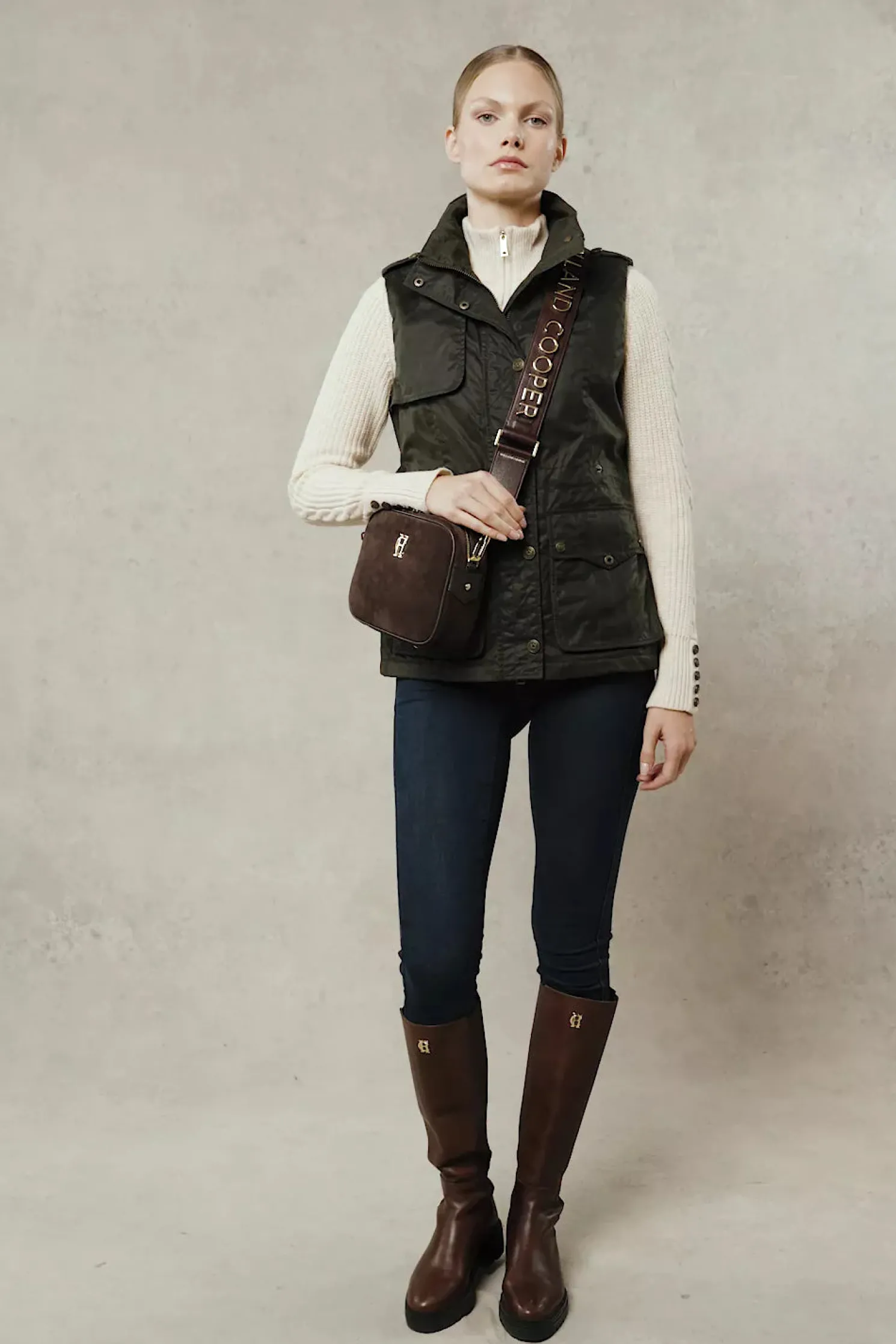 Alma Wax Gilet (Dark Olive)