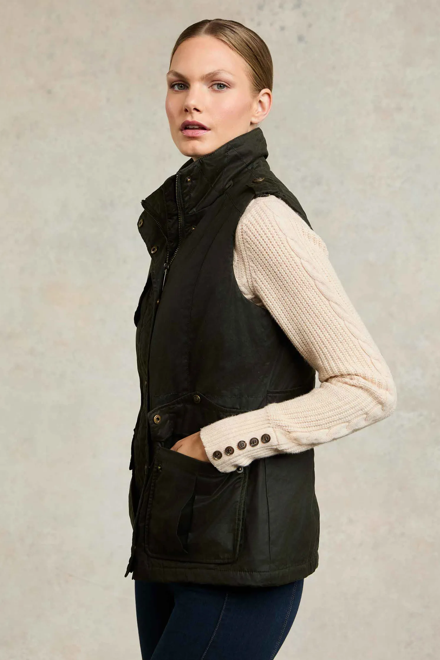 Alma Wax Gilet (Dark Olive)