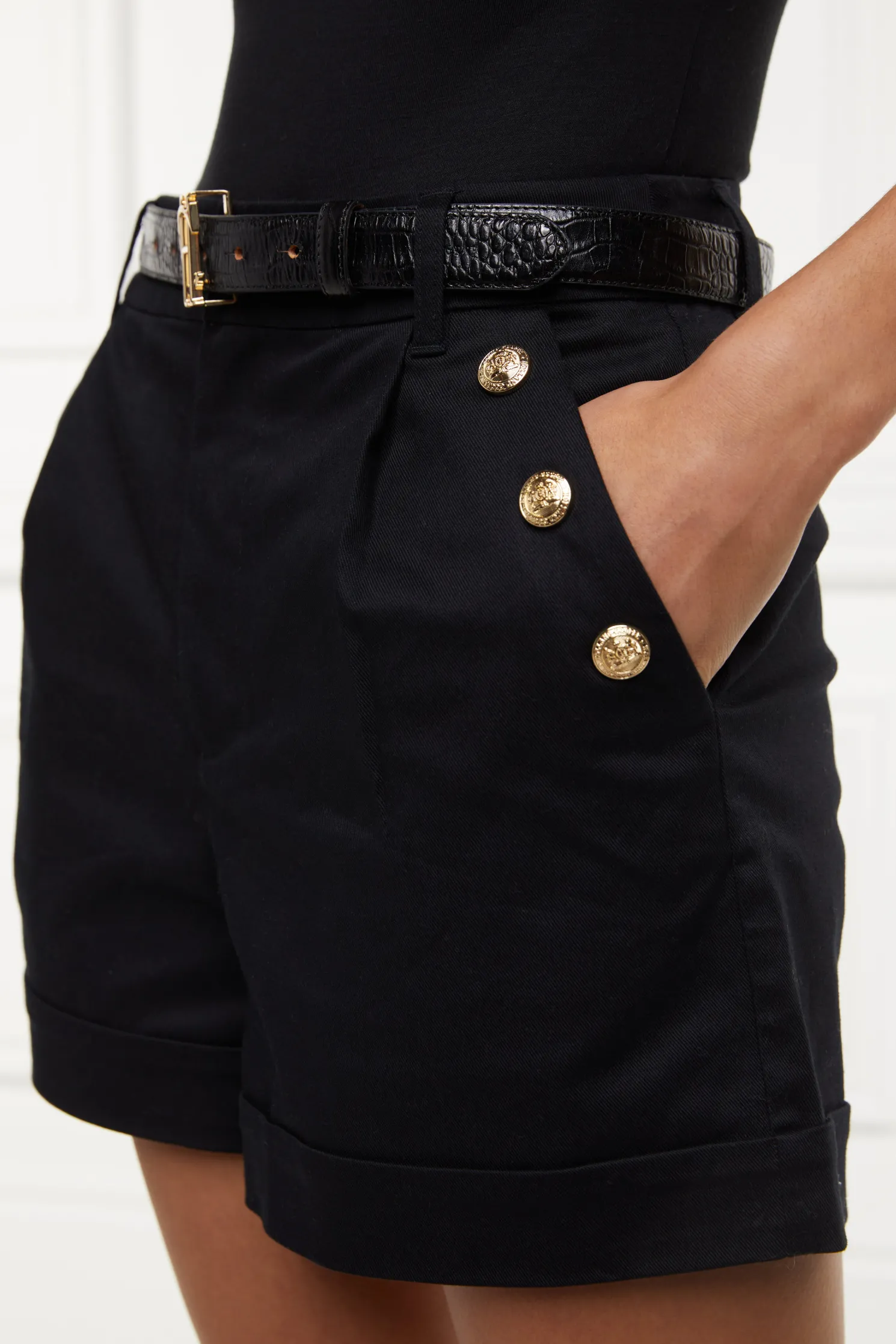 Amoria Tailored Short (Black)