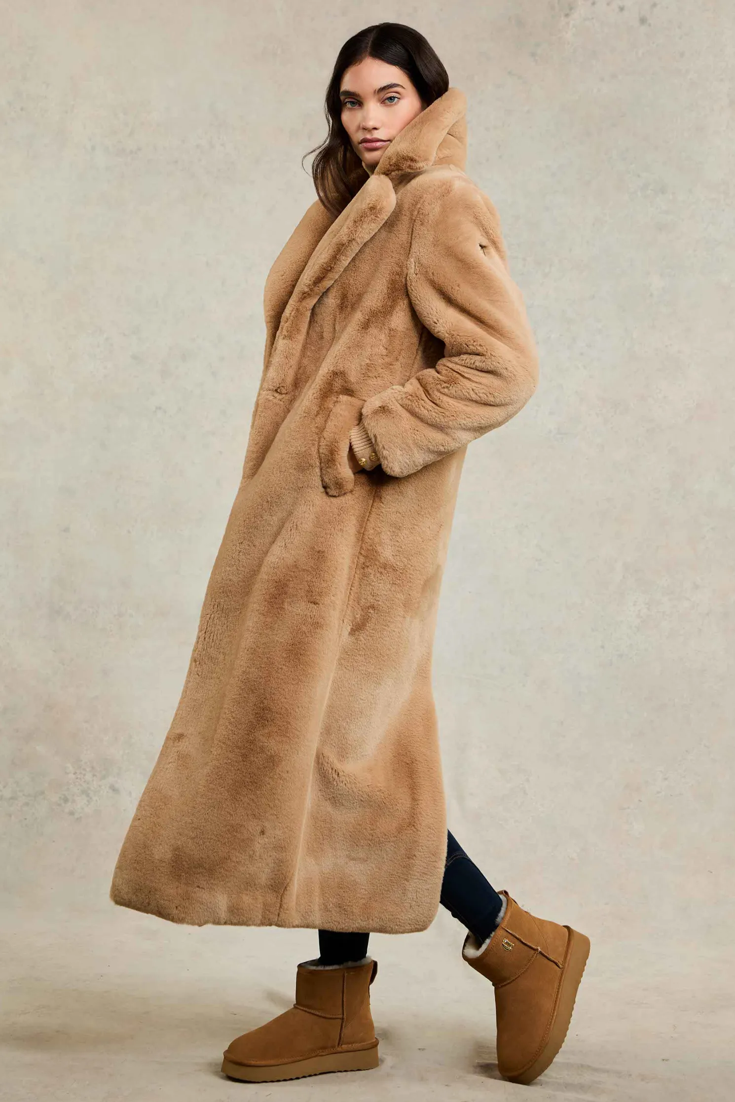 Asygarth Faux Fur Coat (Natural)