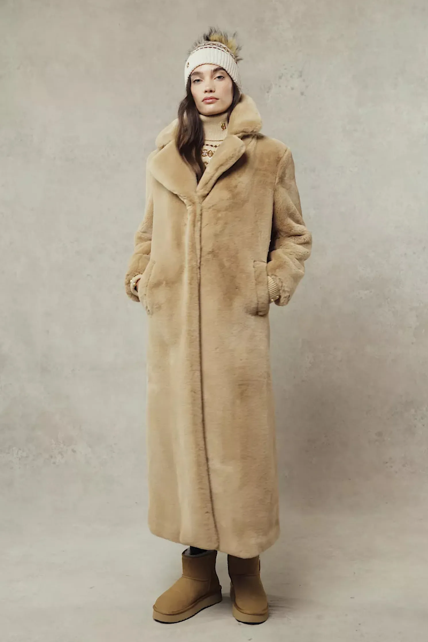 Asygarth Faux Fur Coat (Natural)