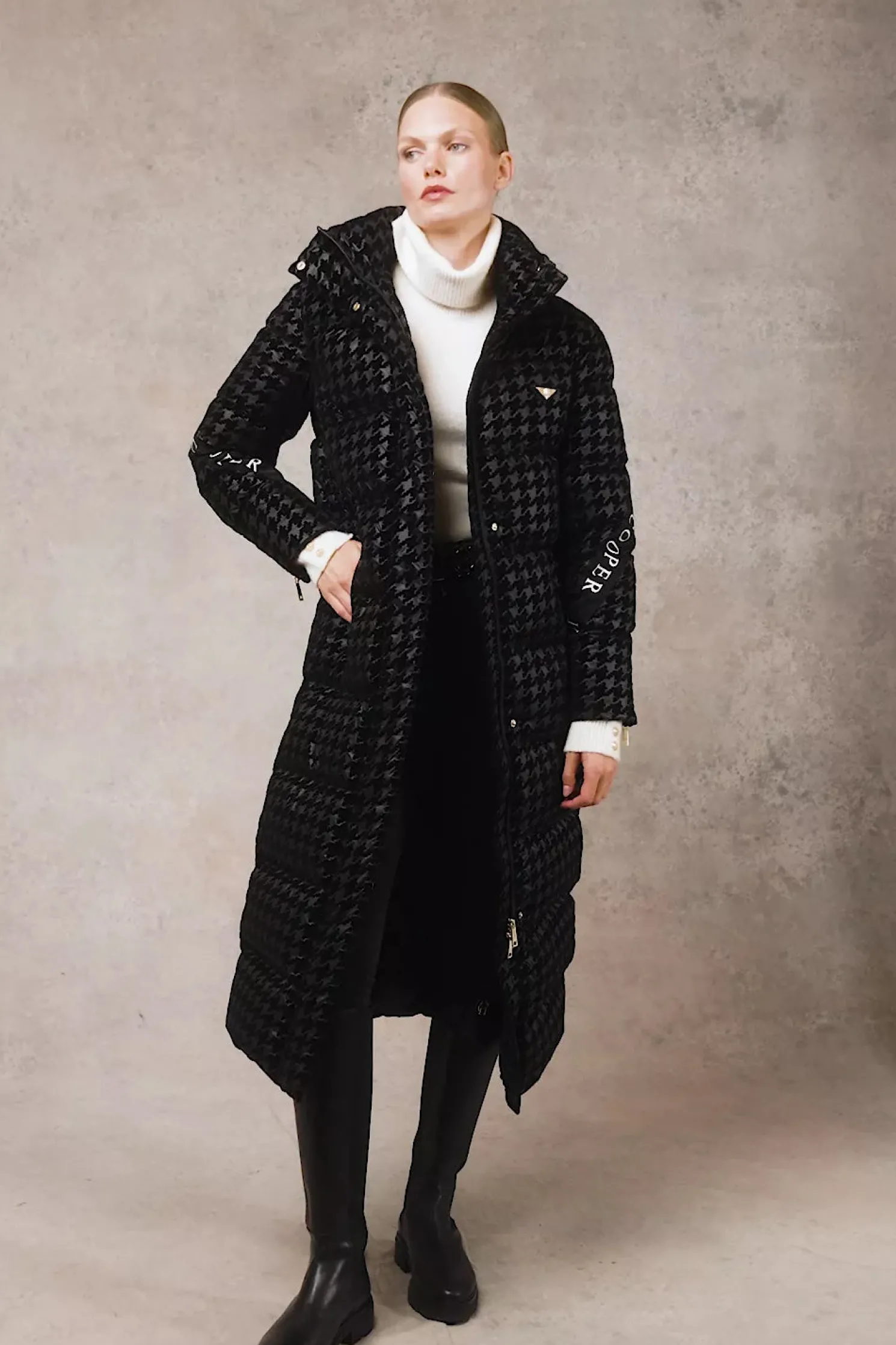 Camden Longline Coat (Mono Houndstooth)