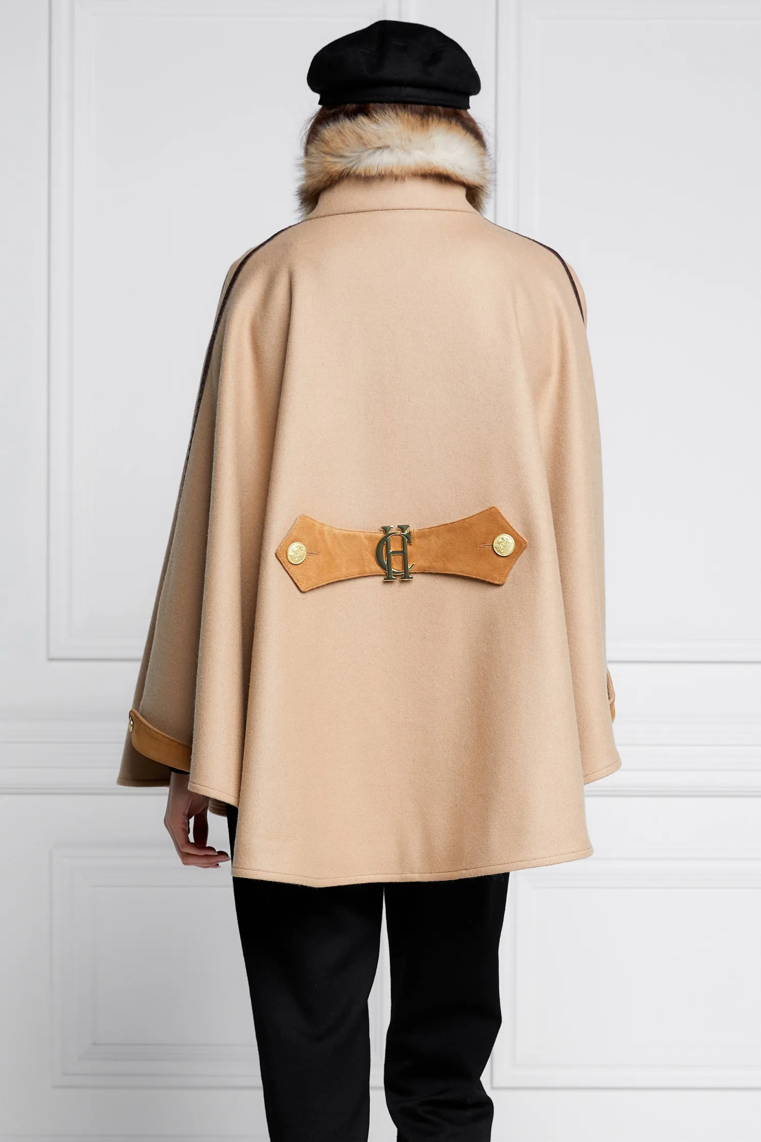 Chiltern Cape (Camel)