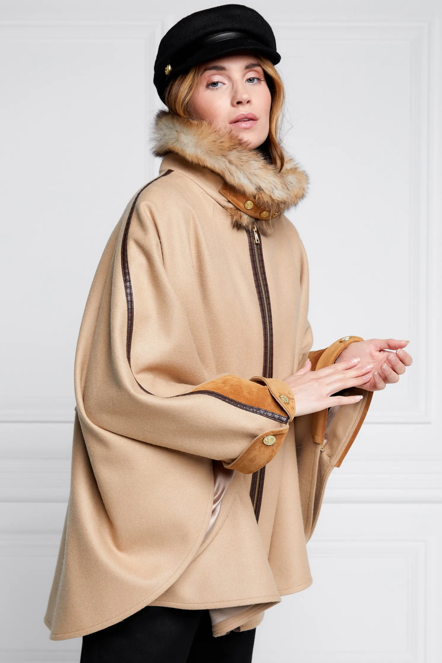 Chiltern Cape (Camel)