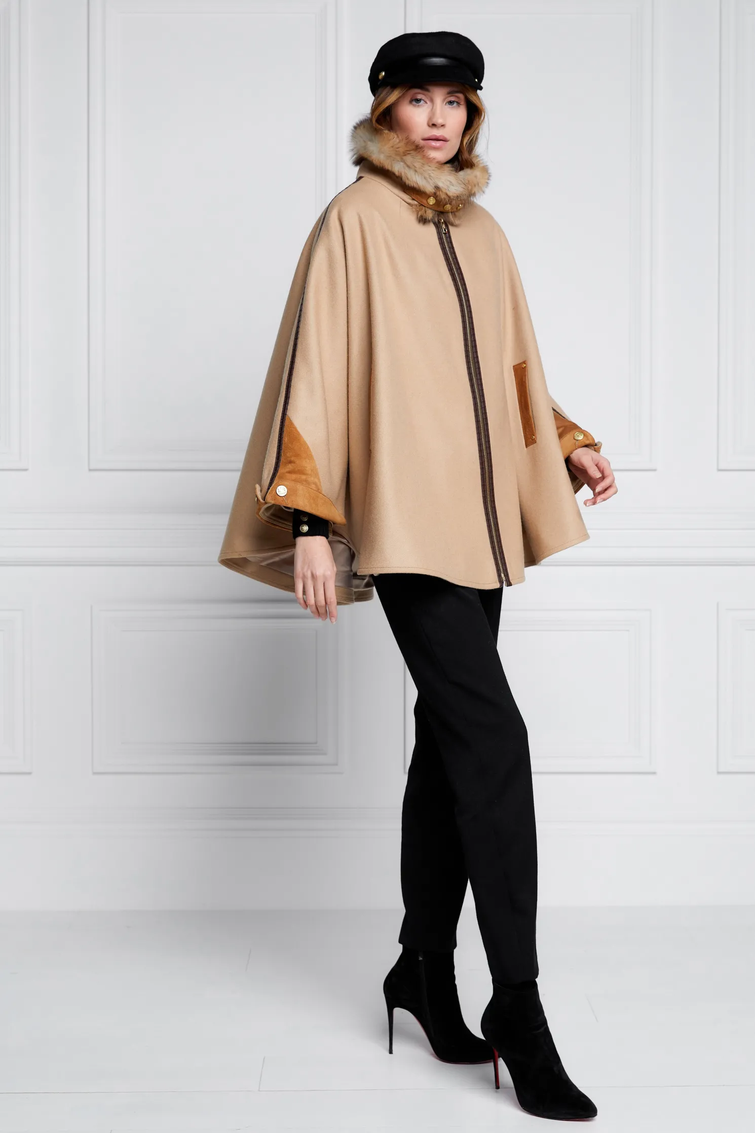 Chiltern Cape (Camel)