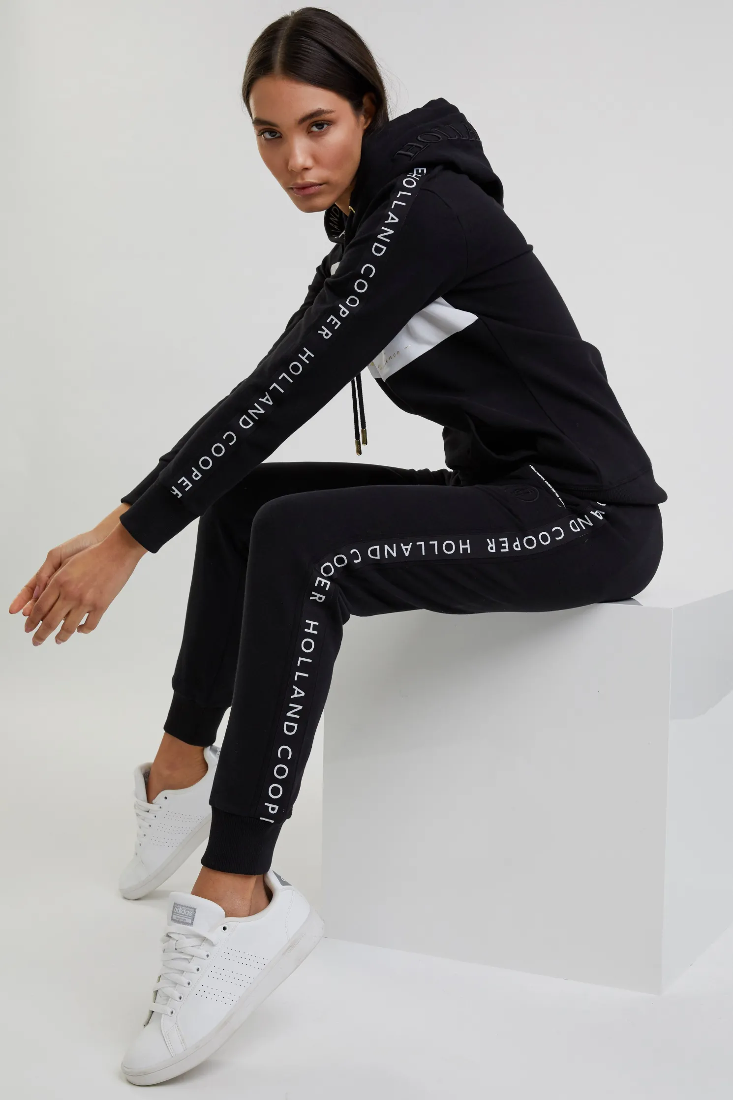 Deluxe Jogger (Black)