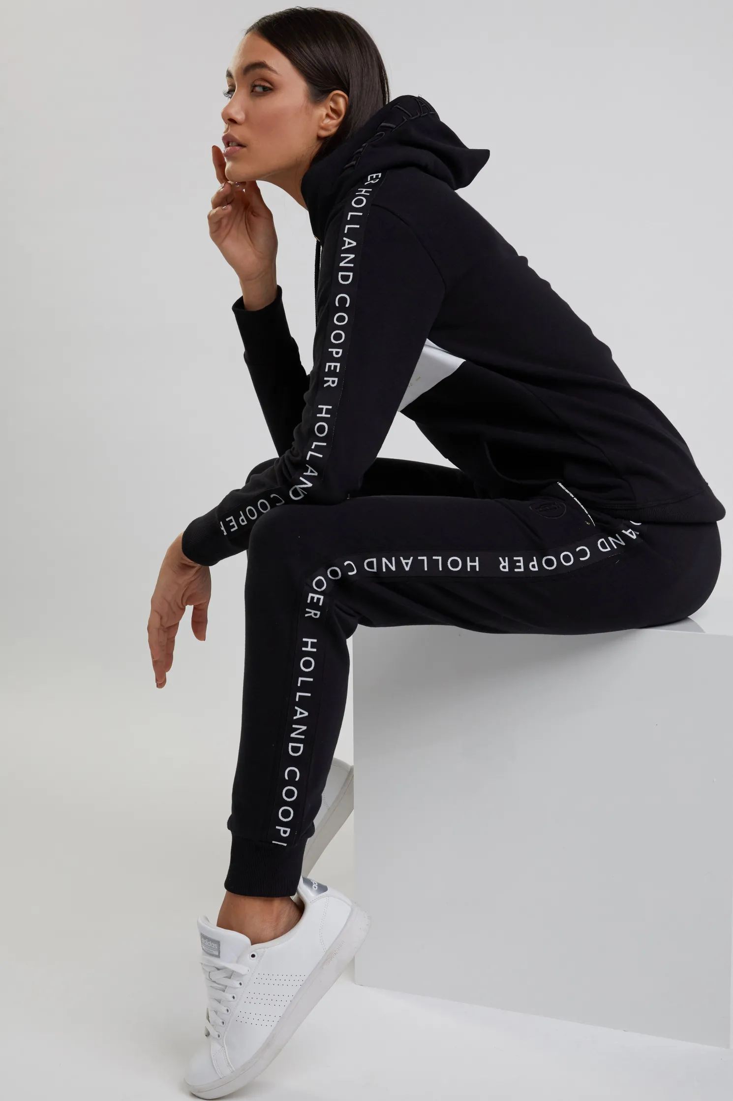 Deluxe Jogger (Black)