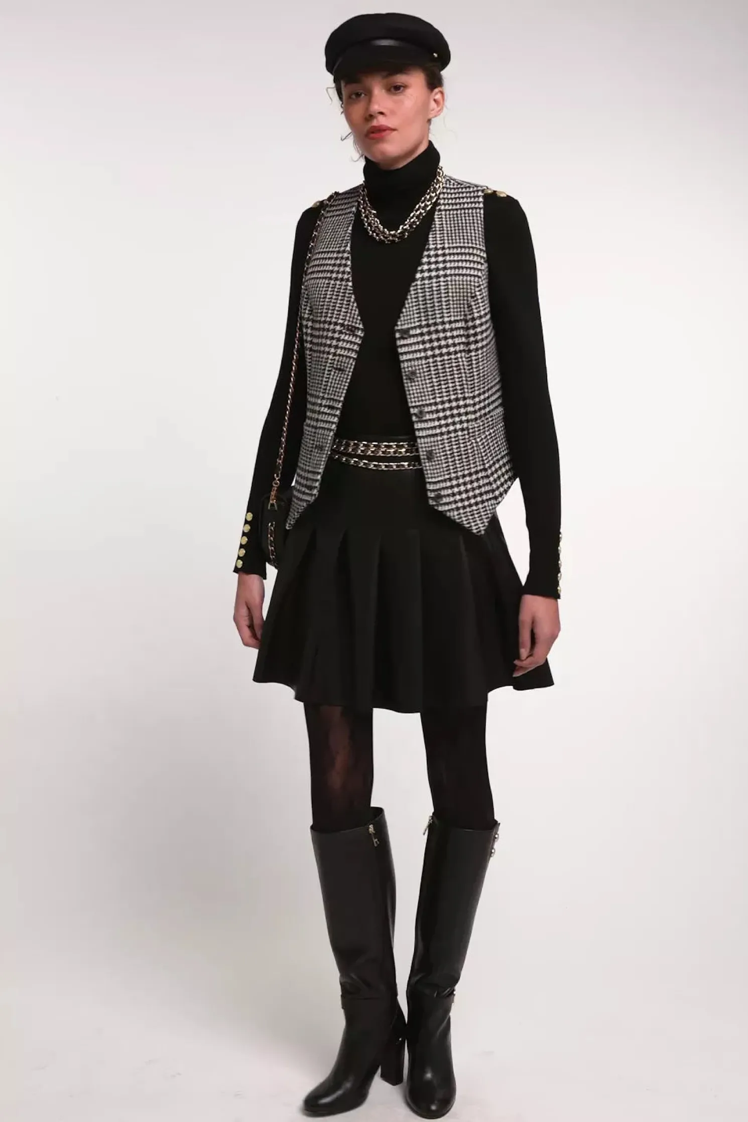 Faux Leather Pleated Mini Skirt (Black)