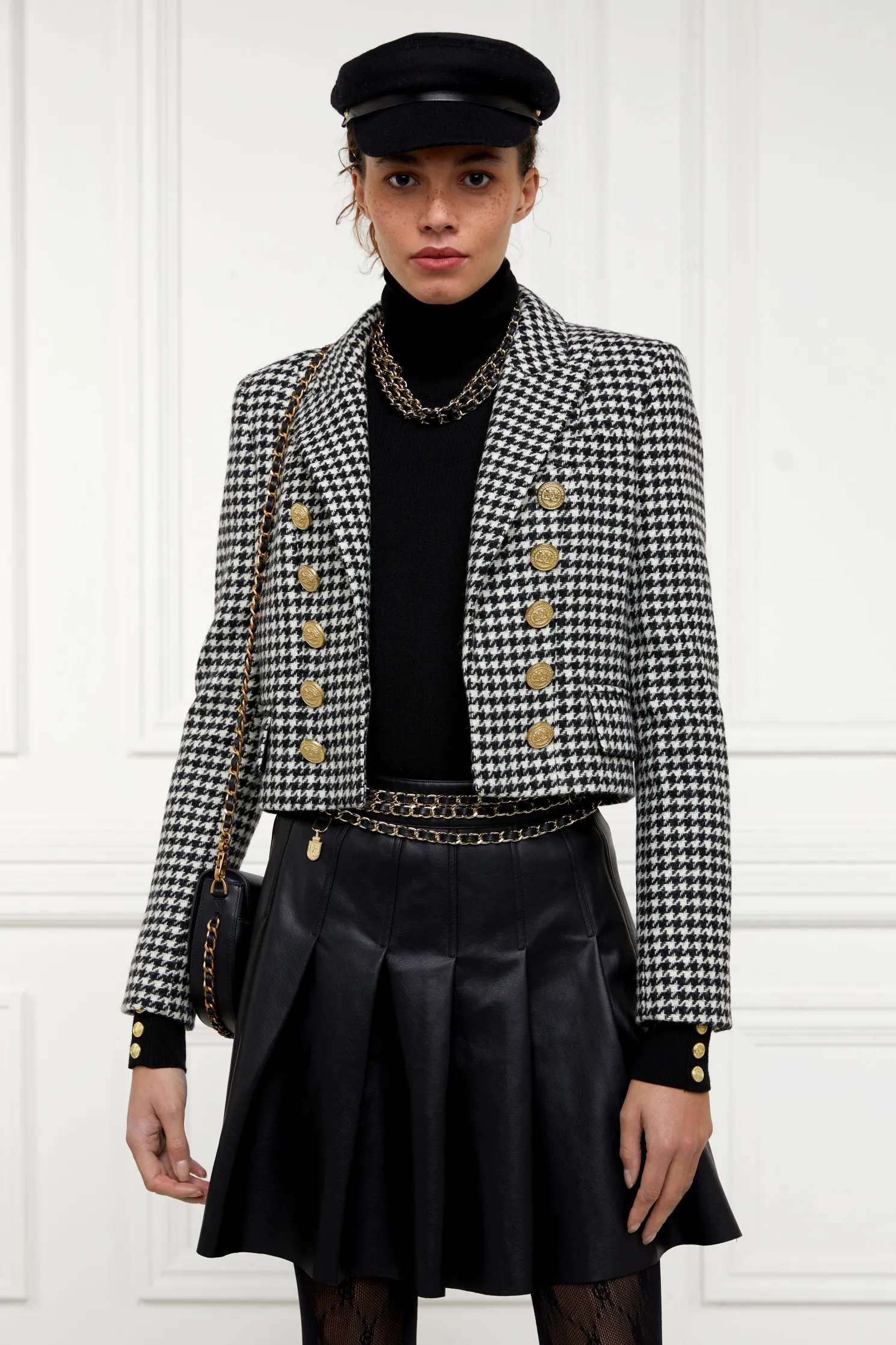 Faux Leather Pleated Mini Skirt (Black)