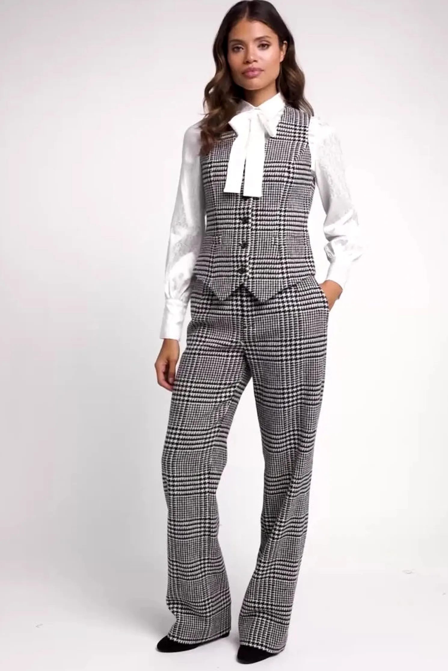 Hampton Waistcoat (Large Scale Prince of Wales Mono)