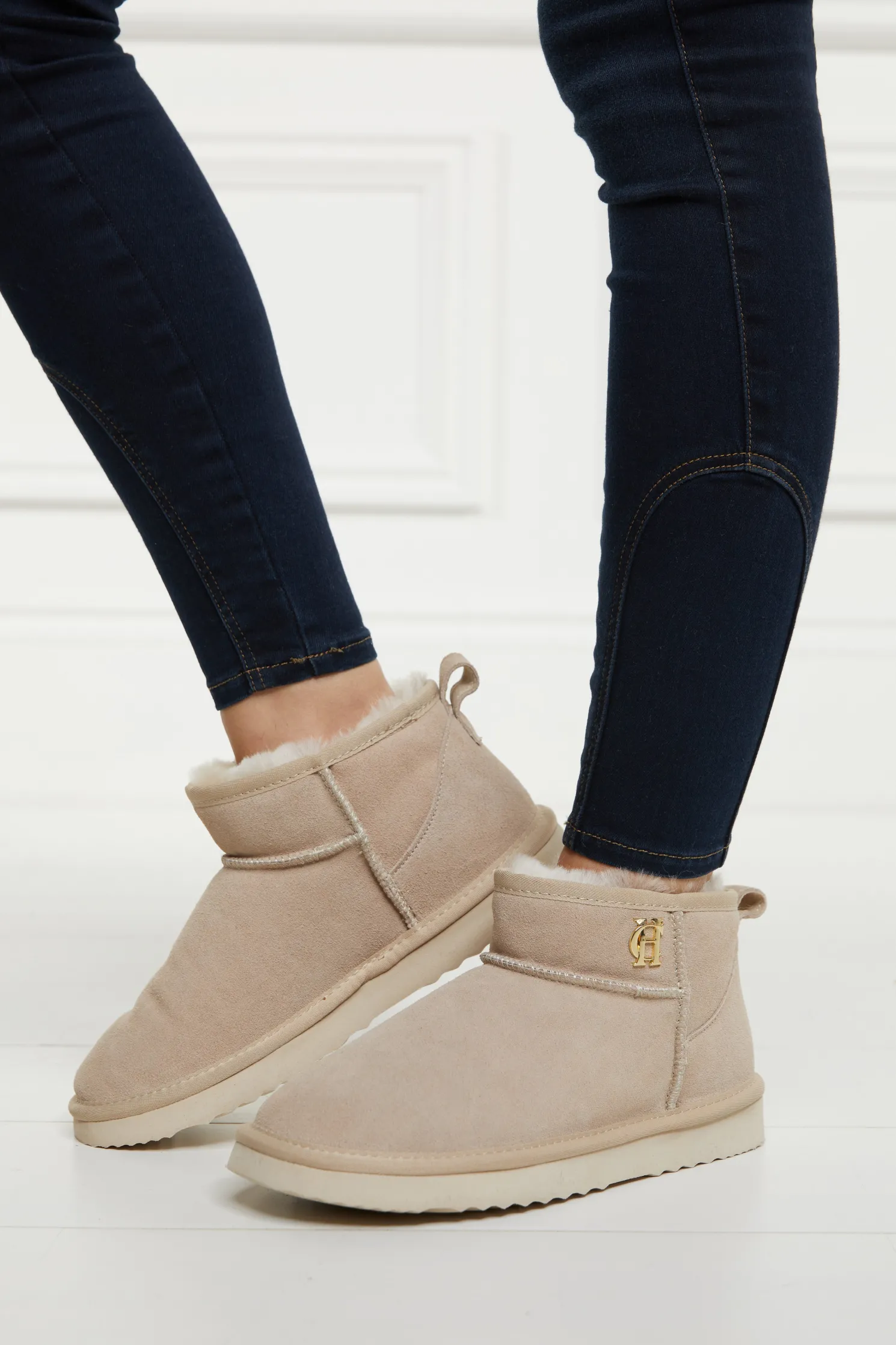 Ultra Mini Shearling Boot (Oyster)