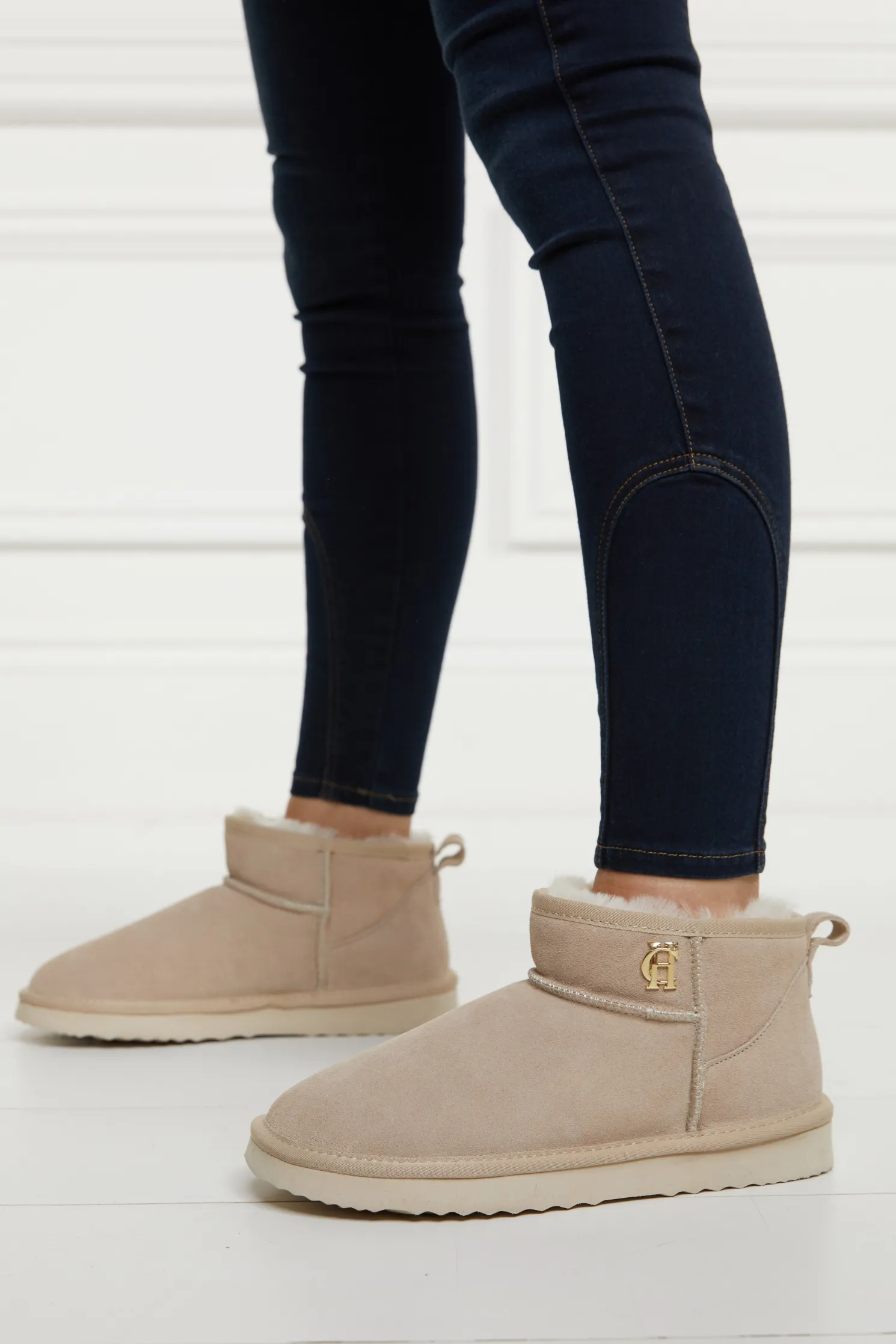 Ultra Mini Shearling Boot (Oyster)